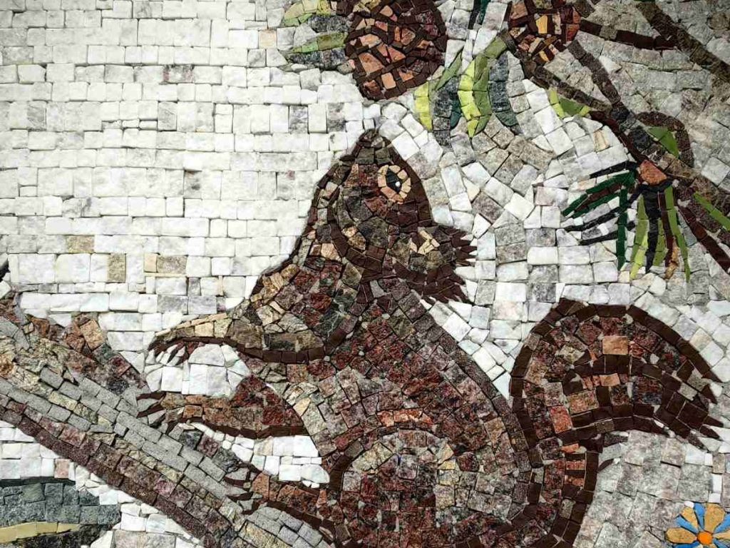 Mozaik veverice u dvoristu Pravac skole